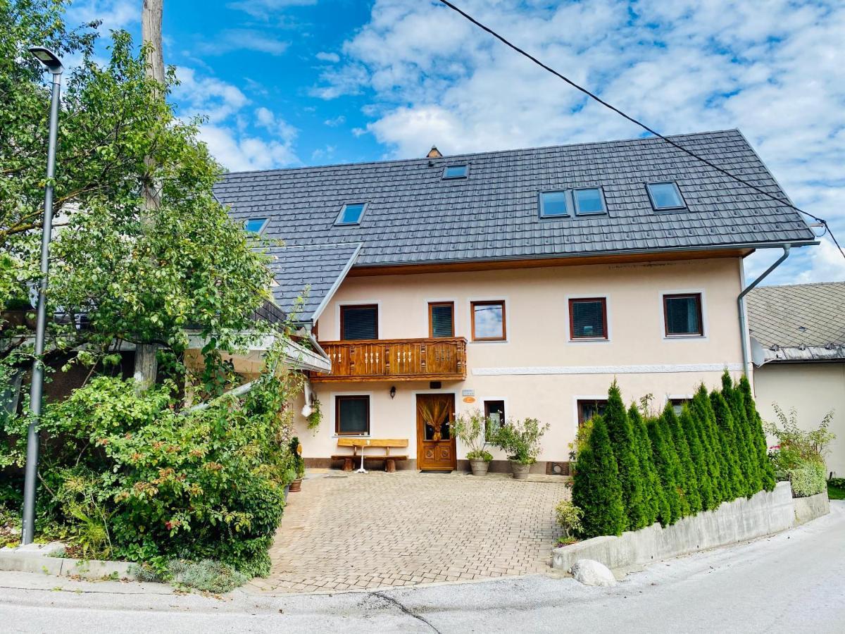 Guesthouse Sabine - Pr' Skminc Bohinjska Bela Exterior photo